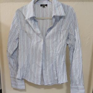 Coupe  Women's Light Blue Striped Button Down Shirt Crinkle Fabric Size M